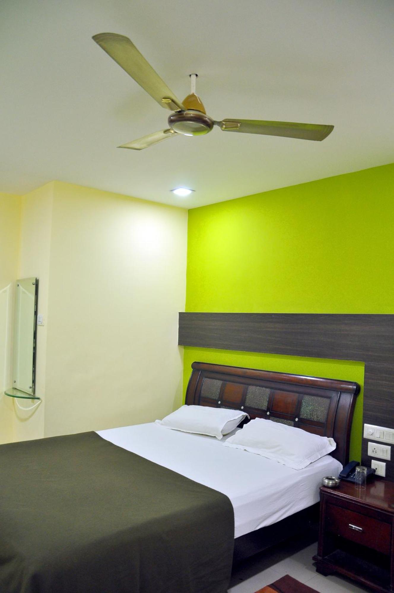 Hotel In Nova Hyderabad Exterior photo